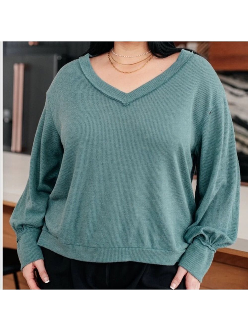 Like Love HAZEL BLUES DOESN'T COMPARE V-NECK TOP Women’s Sweater long sleeve 1XL